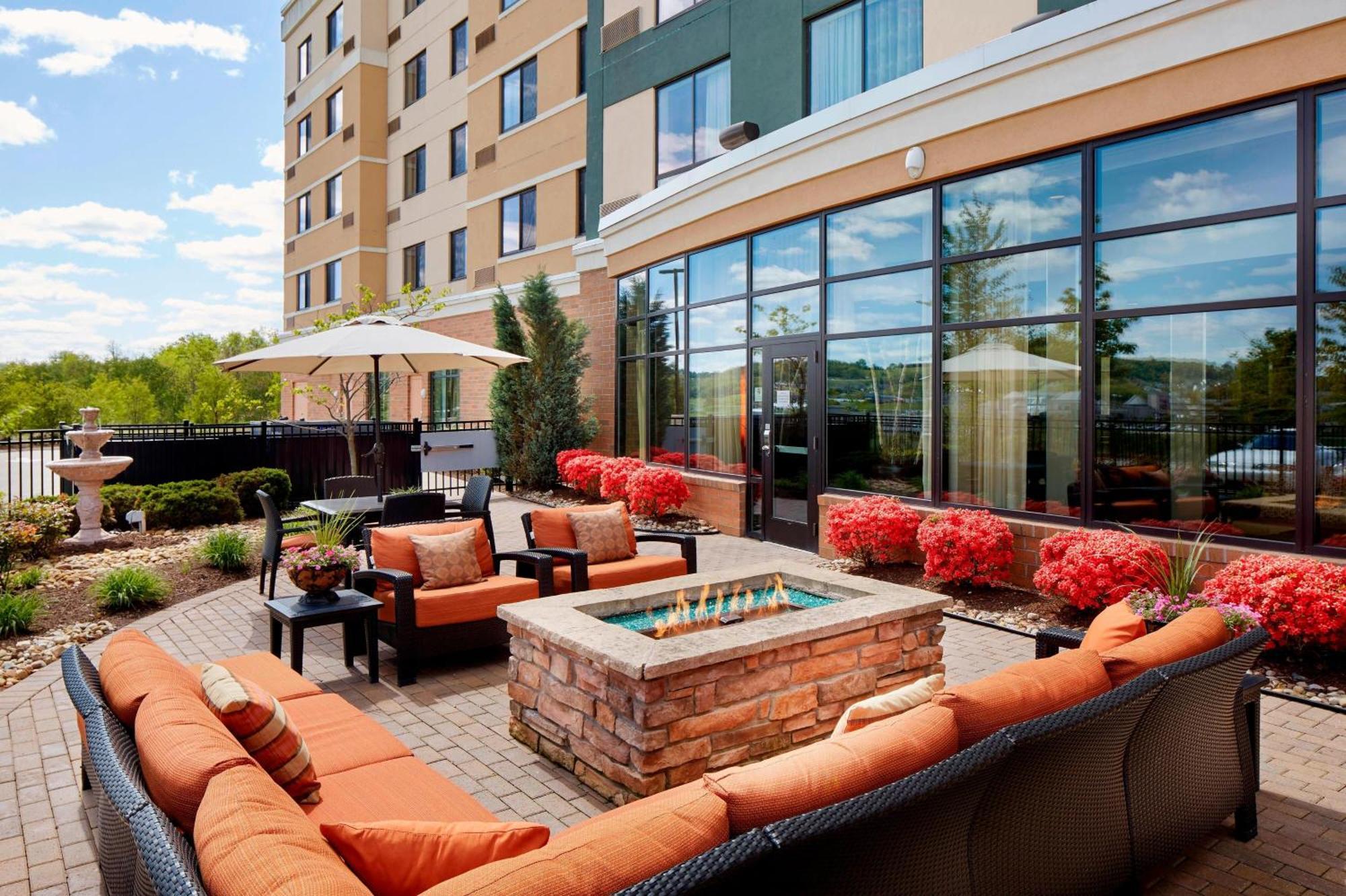 Courtyard By Marriott Pittsburgh Washington Meadow Lands Hotel Buitenkant foto