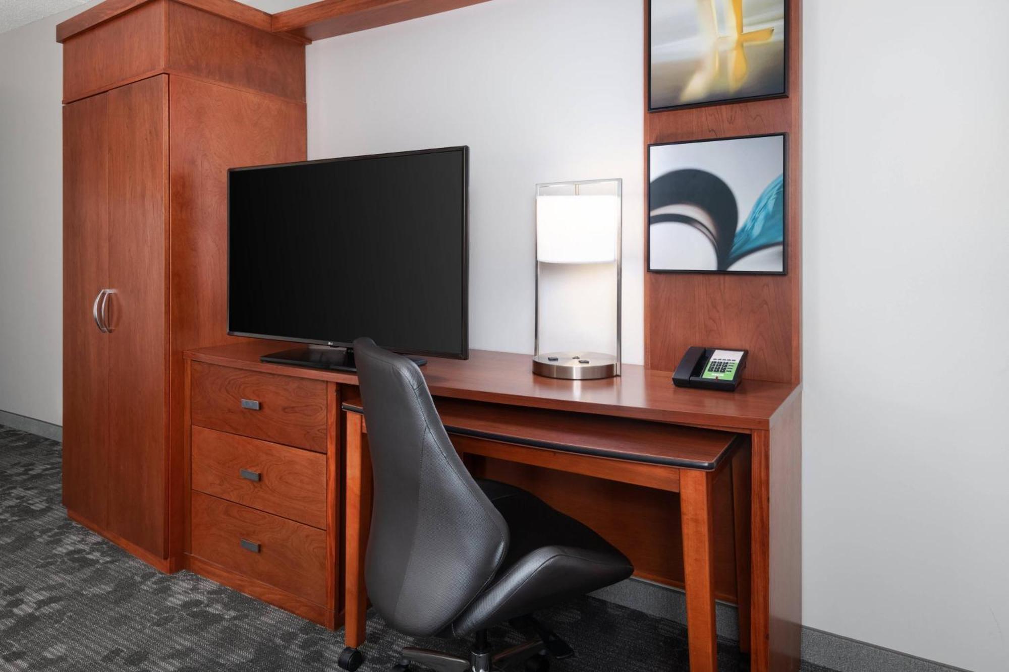 Courtyard By Marriott Pittsburgh Washington Meadow Lands Hotel Buitenkant foto
