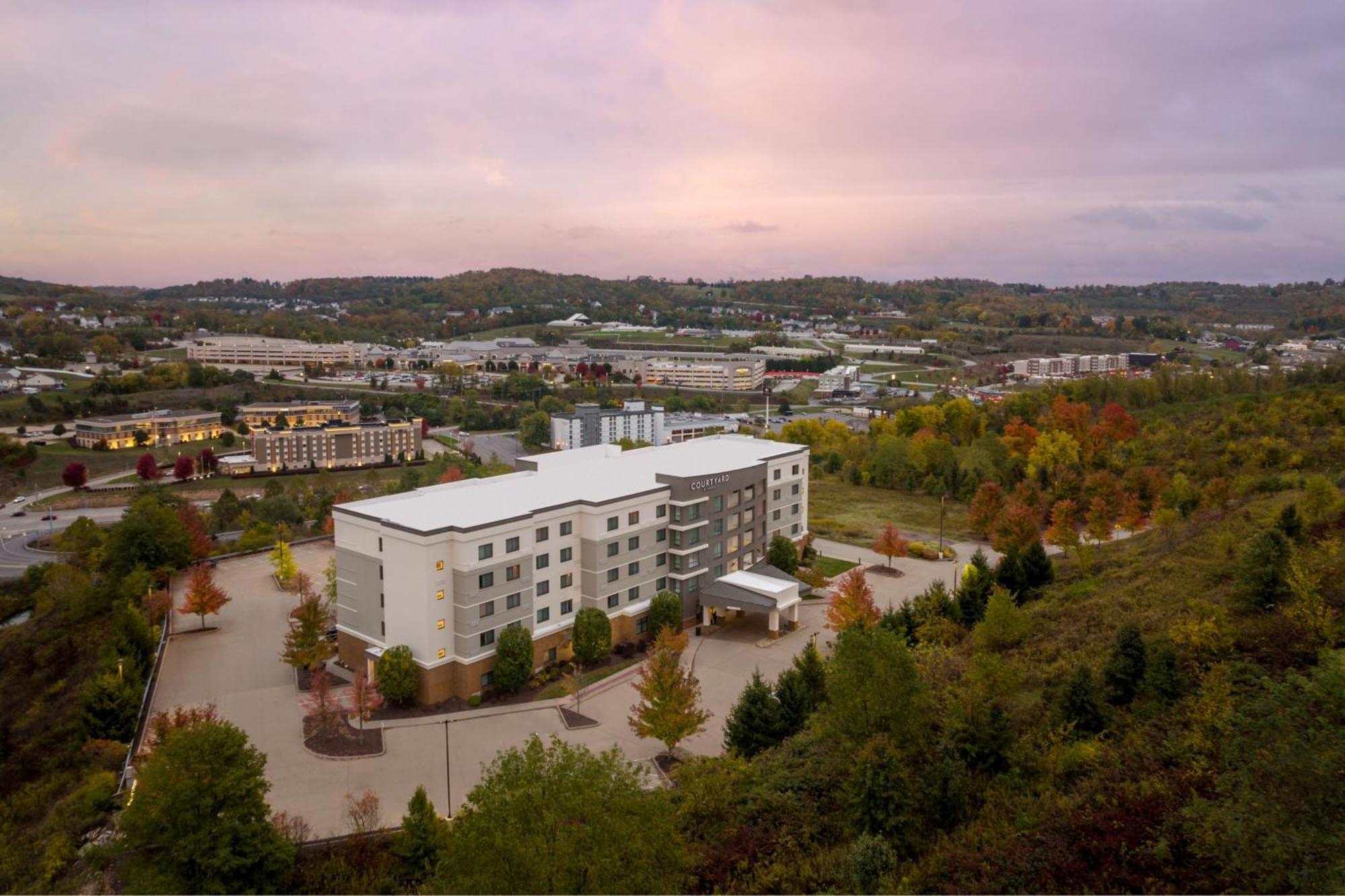 Courtyard By Marriott Pittsburgh Washington Meadow Lands Hotel Buitenkant foto