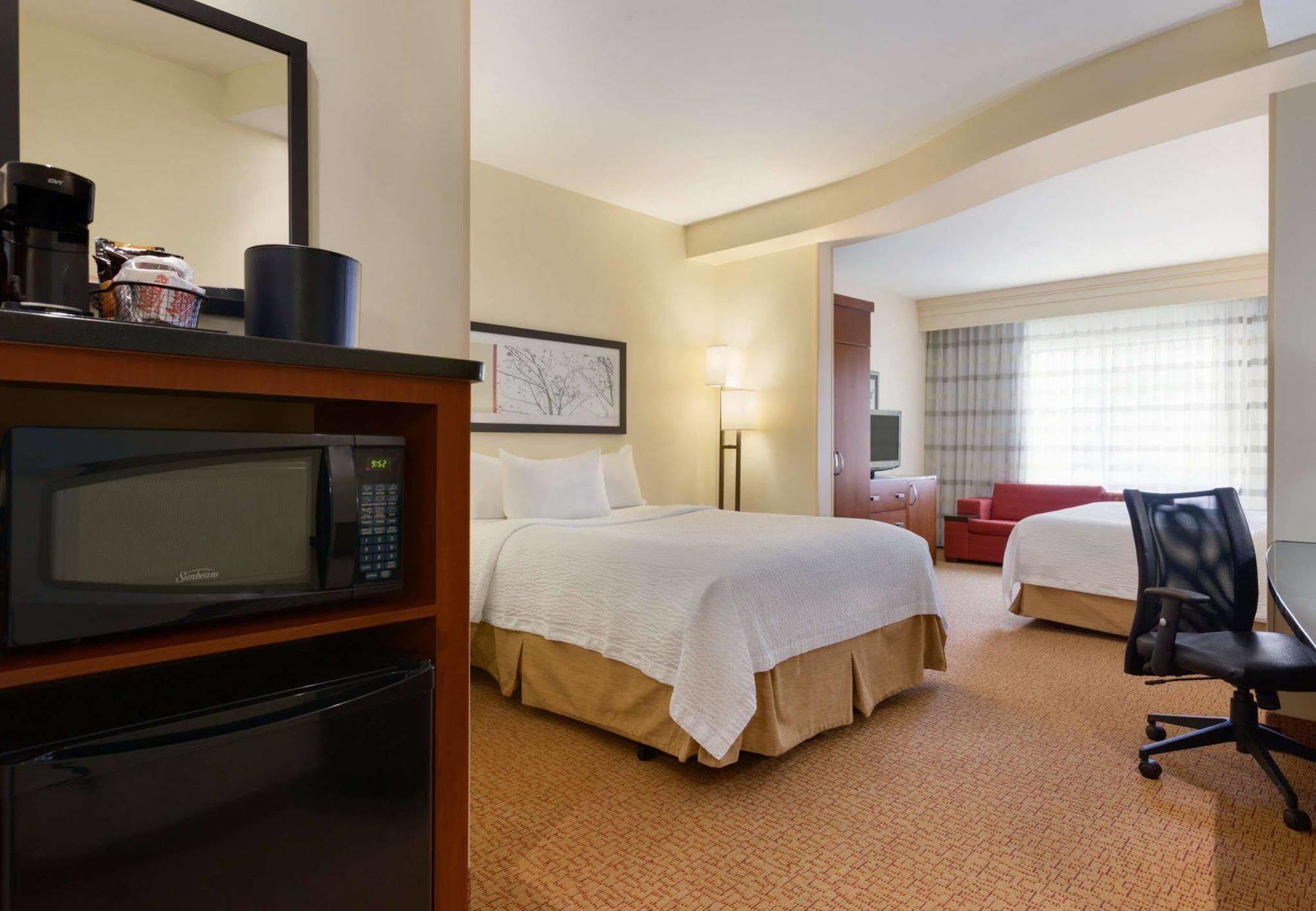 Courtyard By Marriott Pittsburgh Washington Meadow Lands Hotel Buitenkant foto
