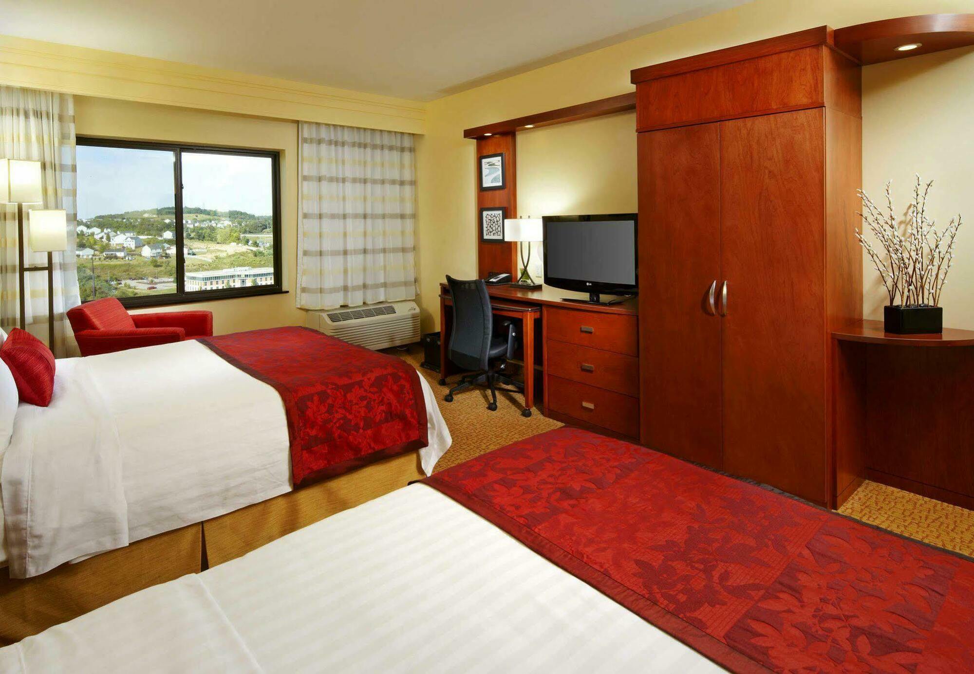 Courtyard By Marriott Pittsburgh Washington Meadow Lands Hotel Buitenkant foto