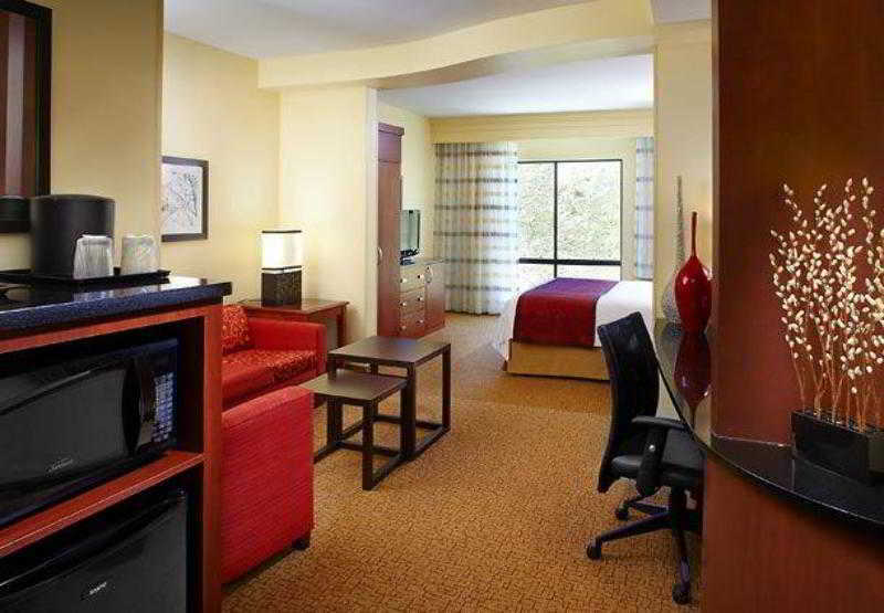 Courtyard By Marriott Pittsburgh Washington Meadow Lands Hotel Buitenkant foto
